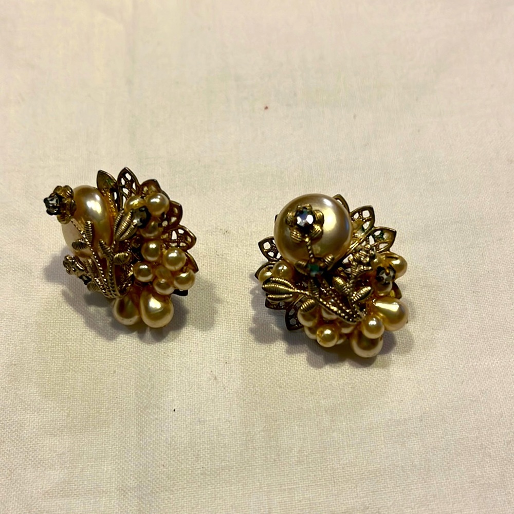 Vintage pearl, blue and gold flower design screw-back earrings